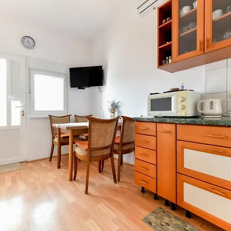Val Apartman