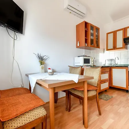 Val Apartment Vir
